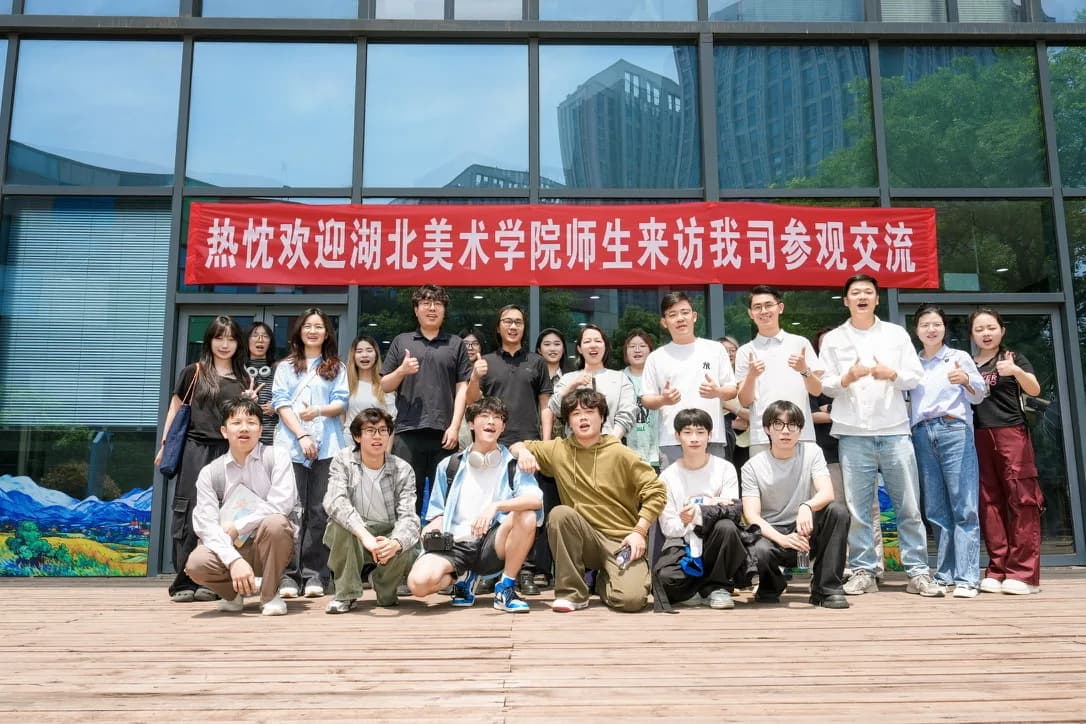 A visit from Hubei Institute of Fine Arts